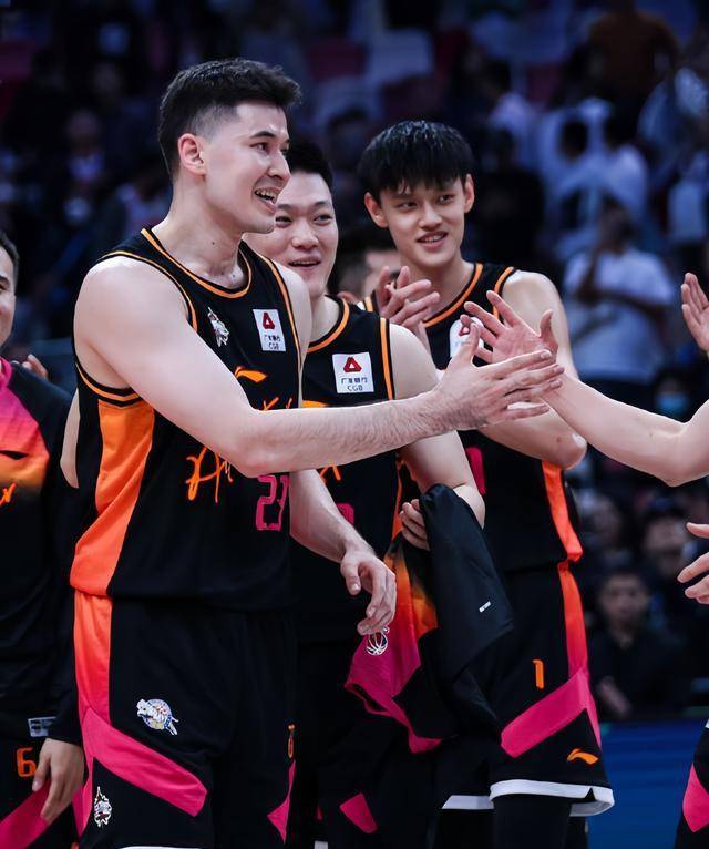 今年会体育-萨克拉门托国王迎全明星赛关键赛；国际比赛日战术微调；气氛紧张；团队化学反应显著的简单介绍